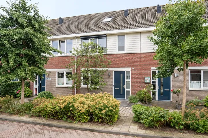 Tussenwoning te koop: Anthonie Verstralenstraat 10, Lingewijk Gorinchem