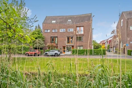 Tussenwoning te koop: Anthony Fokkersingel 110, Singels 'S-Gravenhage