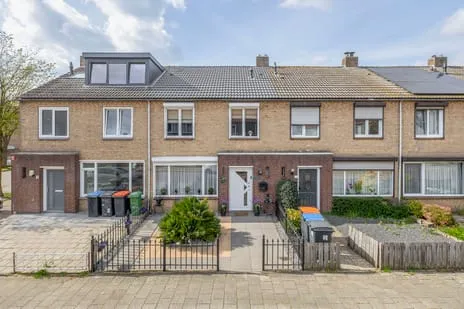 Tussenwoning te koop: Anthony Fokkerstraat 7, De Kruiskamp 'S-Hertogenbosch