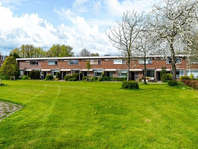 Tussenwoning te koop: Antillenweg 116, Leeuwarden