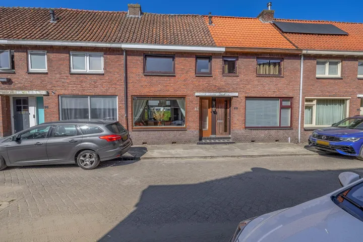 Tussenwoning te koop: Antilopestraat 64, Rotterdam