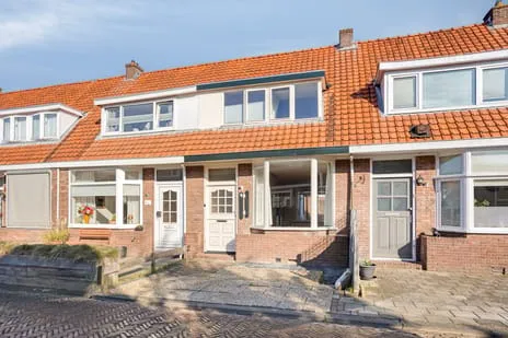 Tussenwoning te huur: Anton Mauvestraat 4, Julianapark Leeuwarden