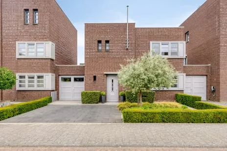 Tussenwoning te koop: Anton van Duinkerkenstraat 14, Landgoed Driessen Waalwijk