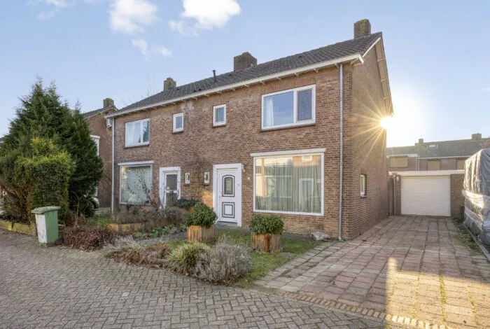 Twee-onder-één-kap te koop: Anton Mauvestraat 10, Bakelgeert-Noord Boxmeer