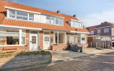 Tussenwoning te koop: Anton Mauvestraat 4, Julianapark Leeuwarden