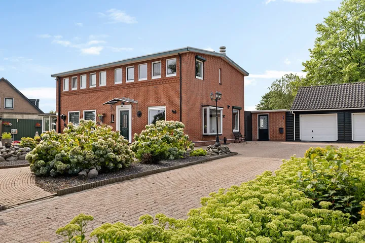 Twee-onder-één-kap te koop: Antoni Verburghwijk 3, Termunterzijl Termunterzijl