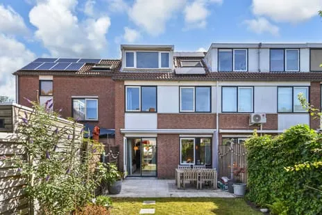 Tussenwoning te koop: Antonia Veerstraat 4, Westlandhof Delft