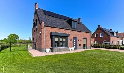 Vrijstaande woning te koop: Antoniusplein 11F, Kern Lomm Lomm
