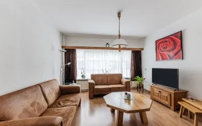 Tussenwoning te koop: Antoon Coolenlaan 26, Auteursbuurt Tilburg