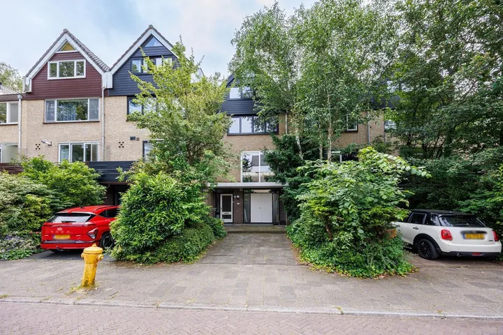 Tussenwoning te koop: Antoon Coolenlaan 33, Roland Holstbuurt Delft