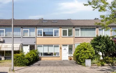 Tussenwoning te koop: Antoon Coolenlaan 41, Auteursbuurt Tilburg