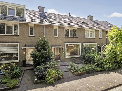 Tussenwoning te koop: Antoon Coolenlaan 9, Zijdelwaard Uithoorn