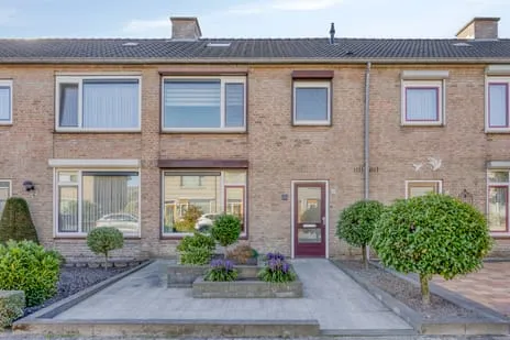 Tussenwoning te koop: Antoon Coolenstraat 49, Gemert-Noord Gemert