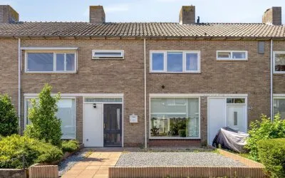 Tussenwoning te koop: Antoon Coolenstraat 61, Banakkers 3 Etten-Leur