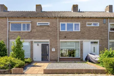Tussenwoning te koop: Antoon Coolenstraat 61, Banakkers 3 Etten-Leur