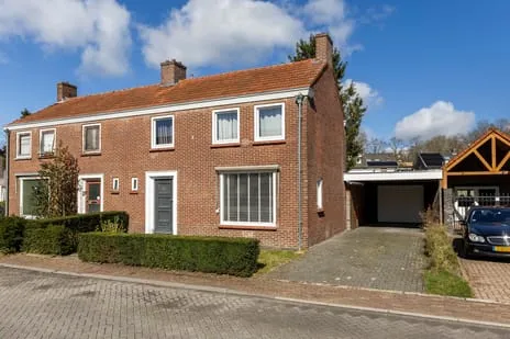Twee-onder-één-kap te koop: Antoon van de Venstraat 14, Son Son En Breugel