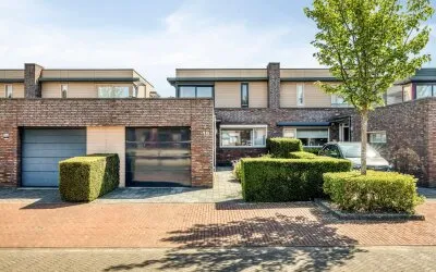 Tussenwoning te koop: Antwerpenplein 19, Stuivezand Made