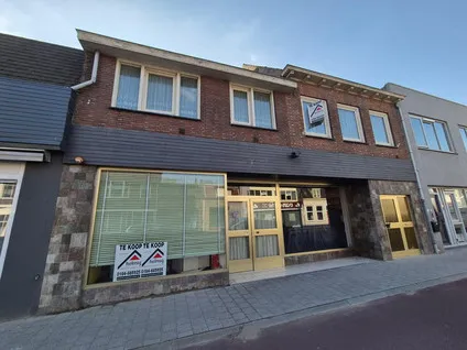 Tussenwoning te koop: Antwerpsestraatweg 38, Het Fort Bergen Op Zoom