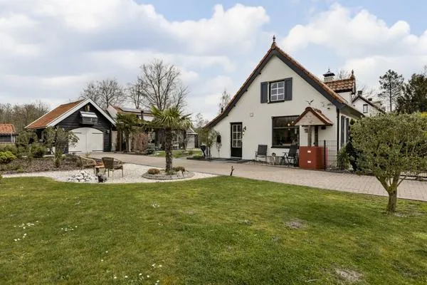 Vrijstaande woning te koop: Antwerpsestraatweg 597, Augustapolder Bergen Op Zoom