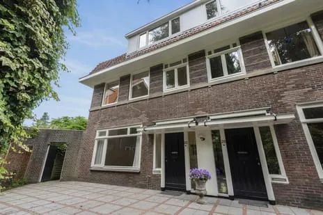 Apartment for rent: Apollolaan 30, Beethovenbuurt Amsterdam