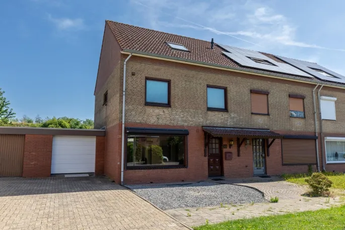 Tussenwoning te koop: Apollolaan 40, Nieuwenhagerheide Landgraaf