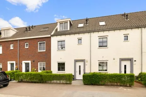 Tussenwoning te koop: Apollolaan 55, De Haal en De Heul en Noordeinde Oostzaan