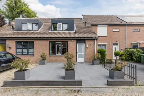 Tussenwoning te koop: Appelaar 3, Larenbuurt Oosterhout (Nb)