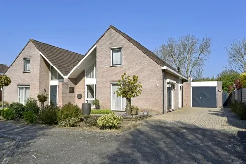 Twee-onder-één-kap te koop: Appelternhof 7, Malden-West Malden