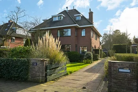 Twee-onder-één-kap te koop: Araweg 14, Drie Papegaaien Wassenaar