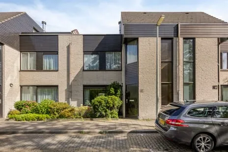 Tussenwoning te koop: Architect Krophollerkade 37, Houtwijk 'S-Gravenhage