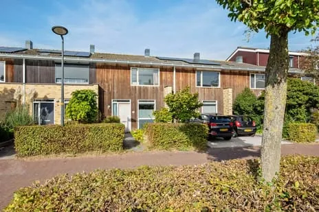 Tussenwoning te huur: Ard Schenkstraat 73, Hoofddorp