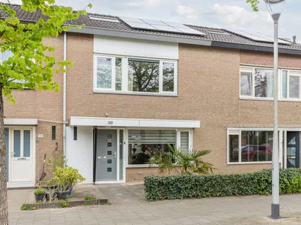 Tussenwoning te koop: Ardennenweide 132, Tilburg