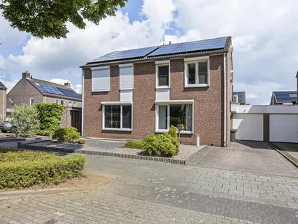 Tussenwoning te koop: Arendhorst 18, Hoogvonderen Roermond