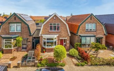 Twee-onder-één-kap te koop: Arendsweg 159, Oostertuinen Beverwijk