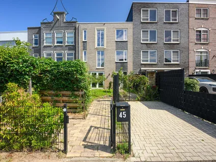 Tussenwoning te koop: Aresstraat 45, Homeruskwartier Midden Almere