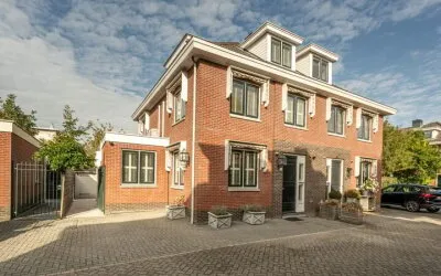 Twee-onder-één-kap te koop: Arie Hoospad 34, 's-Gravenland Rotterdam