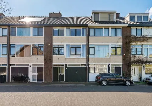 Tussenwoning te koop: Aristide Briandstraat 30, Ruimzicht West Diemen