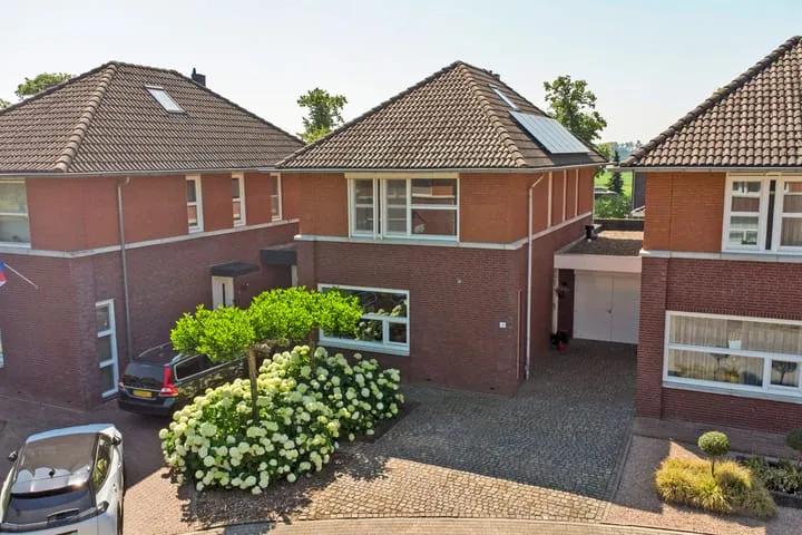 Tussenwoning te koop: Armstrongerf 18, Melick Melick