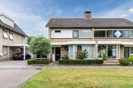 Tussenwoning te koop: Armstrongstraat 4, Hilvarenbeek Hilvarenbeek