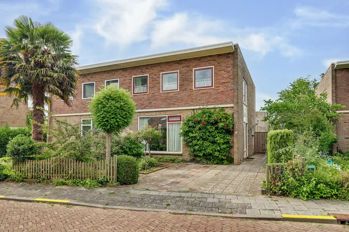 Semi-detached for sale: Arnelaan 11, Stromenwijk Middelburg