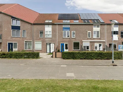 Tussenwoning te koop: Arnhemplein 20, Stedenwijk Midden-oost Almere