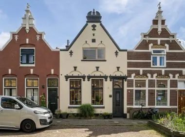 Tussenwoning te koop: Arnold Hoogvlietstraat 19, Oostbuurt Vlaardingen