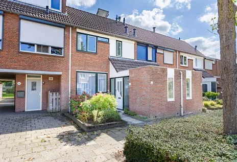 Tussenwoning te koop: Aronskelk 37, Landweert 1 Venray