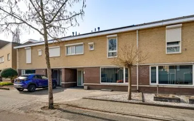 Tussenwoning te koop: Aronskelk 45, Elsloo