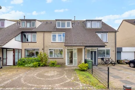 Tussenwoning te koop: Aronskelkweg 16, Groot Deijleroord en Ter Weer Wassenaar