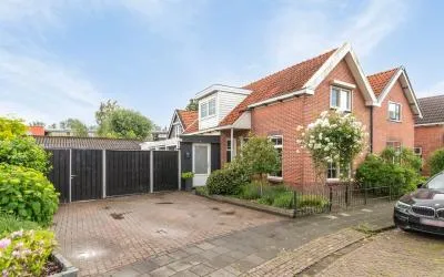 Twee-onder-één-kap te koop: Arteveldestraat 2, Hoogkerk Dorp Groningen