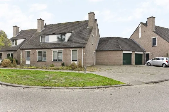 Tussenwoning te huur: Asberg 21, Heikant-West Veldhoven