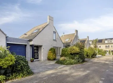 Tussenwoning te koop: Asterstraat 11, Almere