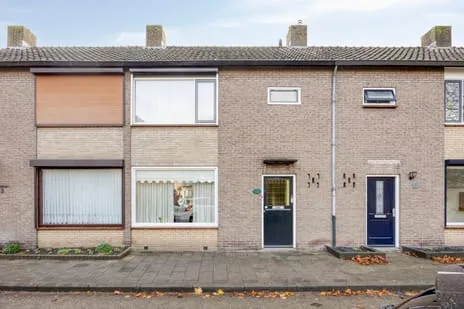 Tussenwoning te koop: Asterstraat 11, Vierendelen Made