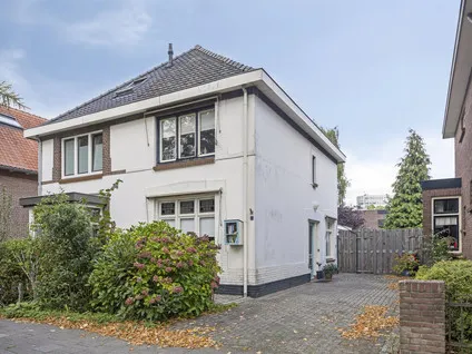 Twee-onder-één-kap te koop: Asterstraat 8, Kortfoort Oss